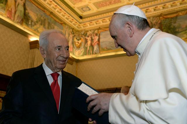 Shimon Peres e Papa Francisco