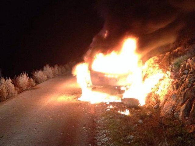 Molotov cocktail attack on Israeli vehicle, 11 year old seriously wounded