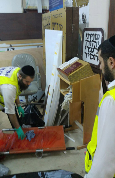 Scene of Tel Aviv stabbing attack during afternoon prayers