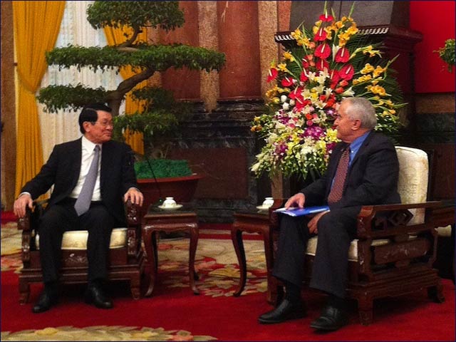 Israeli Agriculture Minister Yair Shamir meeting with Vietnamese President Truong Tan Sang