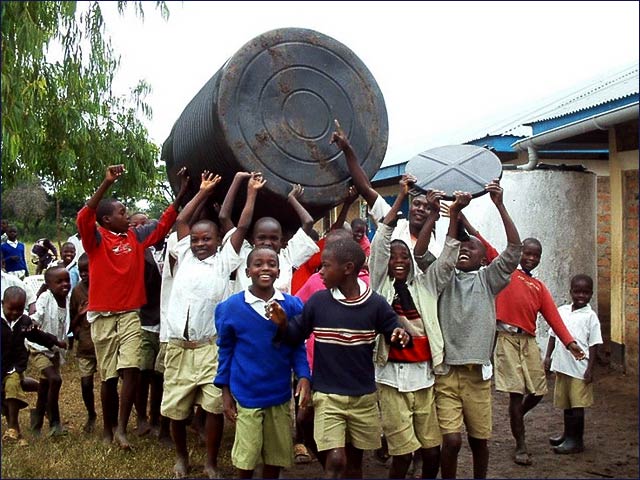 Children in Kenya will benefit from an Israeli rainwater collector