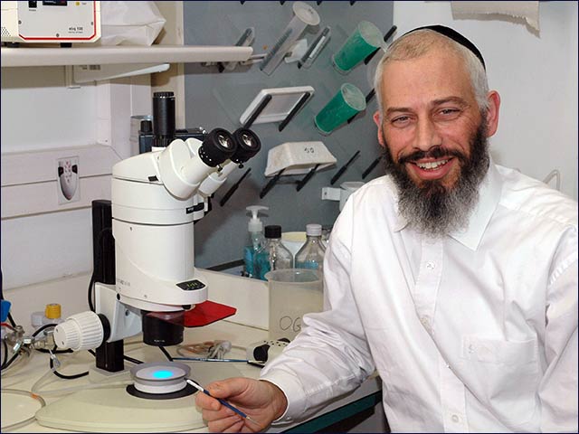 Dr. Offer Gerlitz at the Institute for Medical Research Israel-Canada IMRIC), in the Hebrew University’s Faculty of Medicine