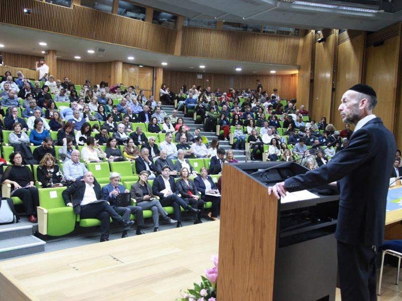 Science Committee Chairman MK Maklev addresses the students