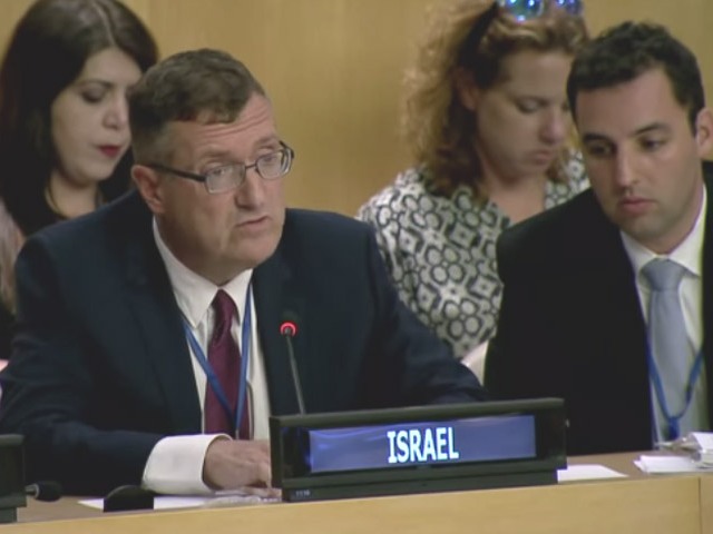 Ambassador David Roet addresses the ECOSOC