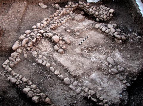 10,000 year old house, oldest dwelling unearthed to date in the Judean Shephelah