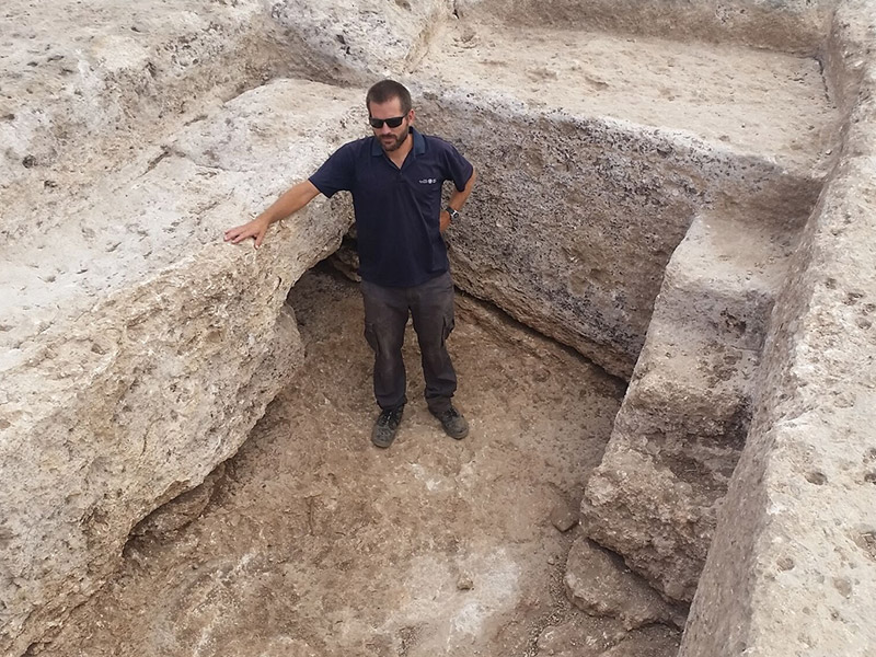 Joppe Gosker, excavation director on behalf of the Israel Antiquities Authority, inside the pottery workshop’s water reservoir in Shlomi.