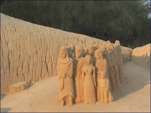 Sculptures in the sand at Eretz Israel Museum