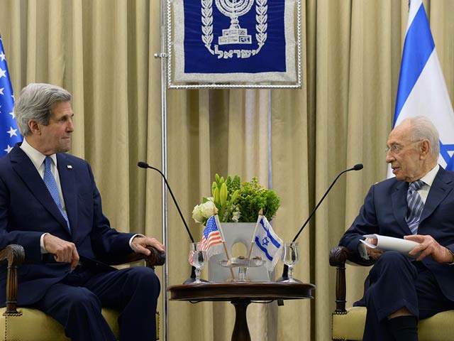 President Peres meets with US Secretary of State John Kerry