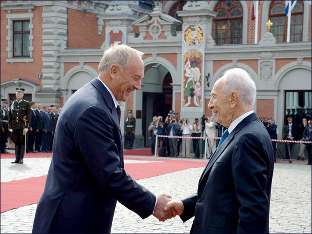 President Peres with Latvia President Andris Berzinns