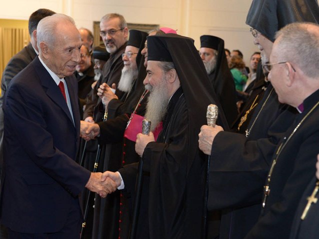 President Peres hosts Christian clergy for New Year