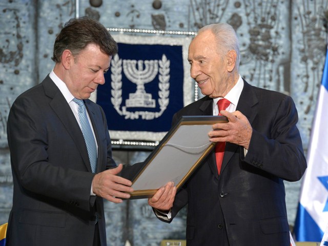 President Peres hosts Colombian President Santos