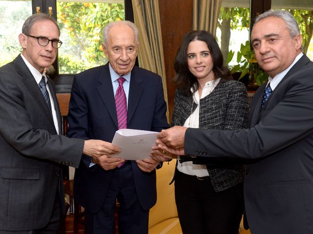 President Peres receives petition from MKs to free Jonathan Pollard