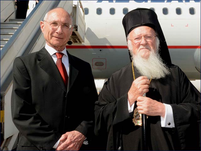 Minister of Tourism Uzi Landau greeting Patriarch of Constantinople Bartholomew I upon his arrival at Ben Gurion Airport