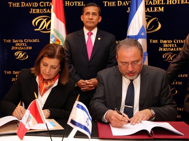 FMs Liberman and Franchini sign agreement on international development cooperation