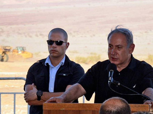 PM Netanyahu tours section of eastern border where fence is to be built