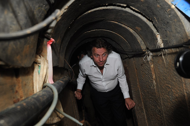 Dutch Foreign Minister Koenders visiting the Hamas terror tunnels