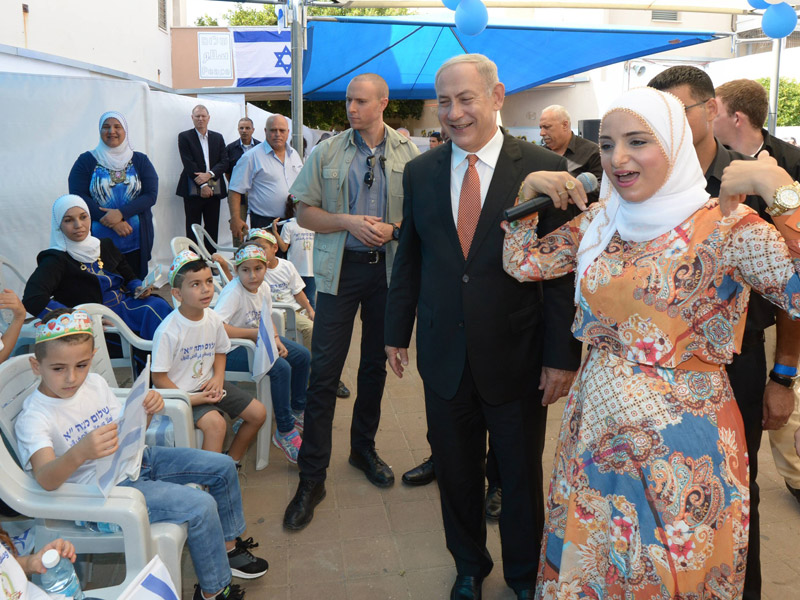 PM Netanyahu with first grade students at "Tamra Haemek" public elementary school