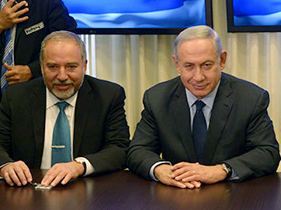 PM Netanyahu and MK Avigdor Liberman at the signing of the coalition agreements