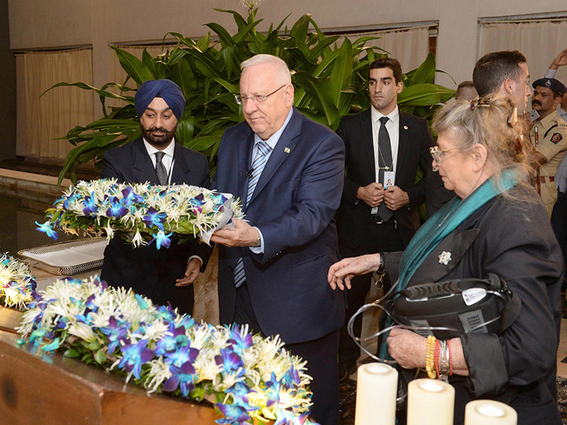 President Rivlin laying wreath in memory of the victims of the Mumbai attacks