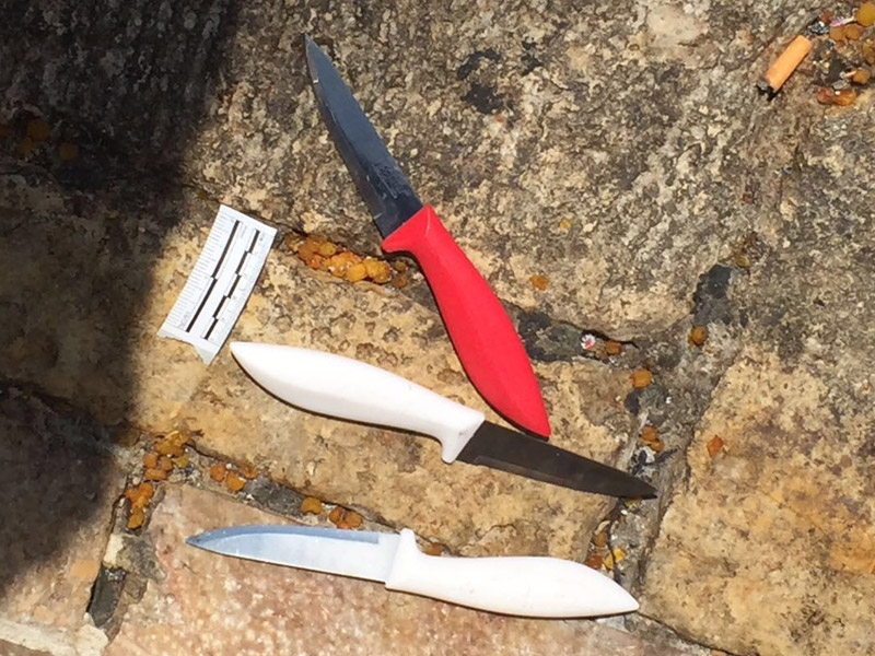 Knives found on the assailant