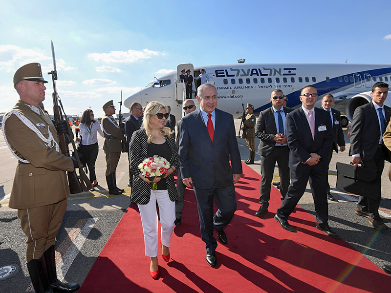 PM Netanyahu and his wife Sara arriving in Hungary