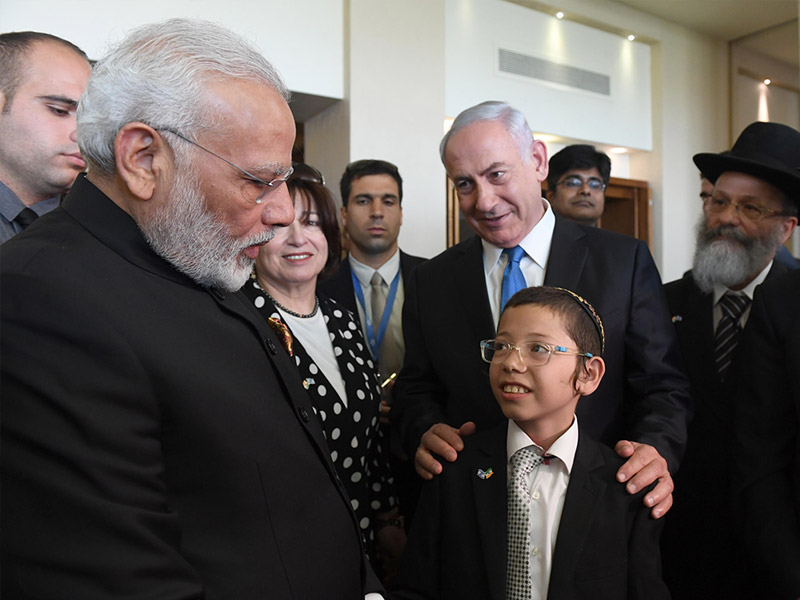 PM Netanyahu and Indian PM Modi meet with Moshe Holtzberg