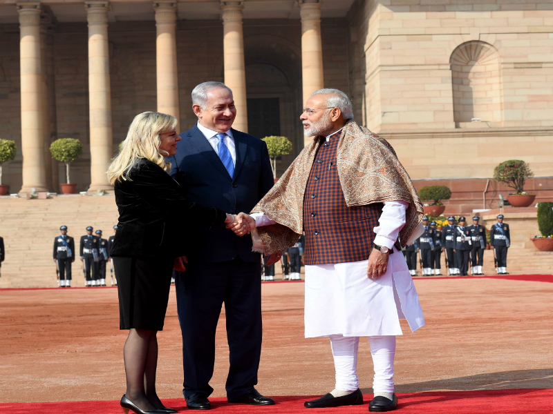 PM Netanyahu and his wife welcomed by Indian PM Modi at the Presidential Palace