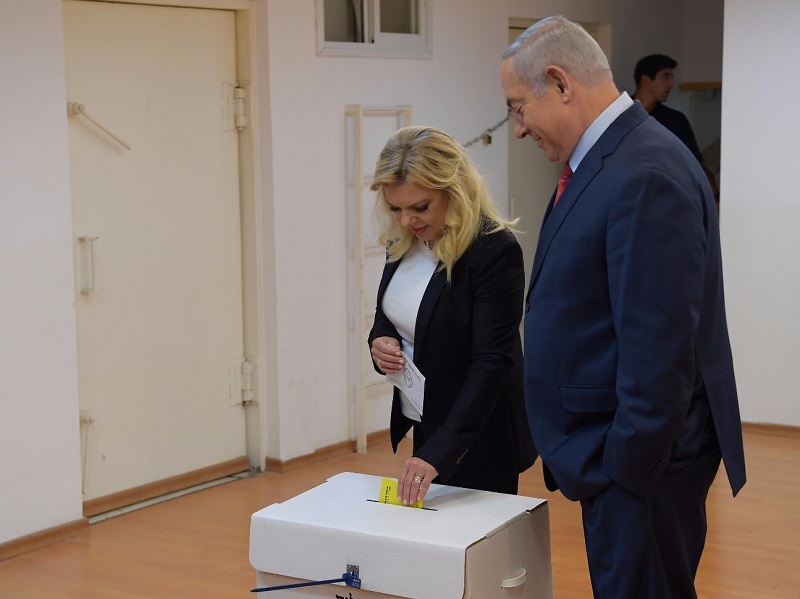 PM & Sara Netanyahu voting