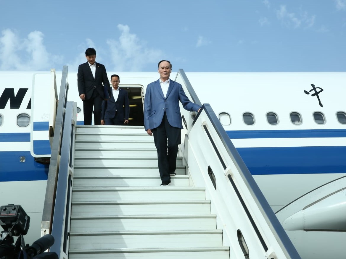 Vice President of the People's Republic of China Wang Quishan arrives in Israel