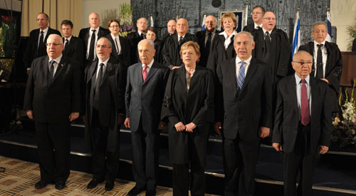 President Shimon Peres with justices of the Supreme Court - 28 Feb 2012 (Photo: GPO)