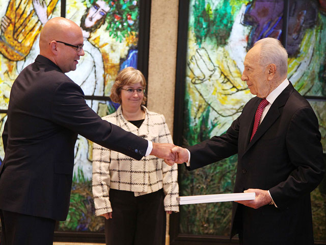 President Peres with Croatian Ambassador Pjer Šimunović