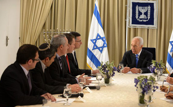 Pres Peres meets with representatives of Likud-Beytenu (Photo: GPO)