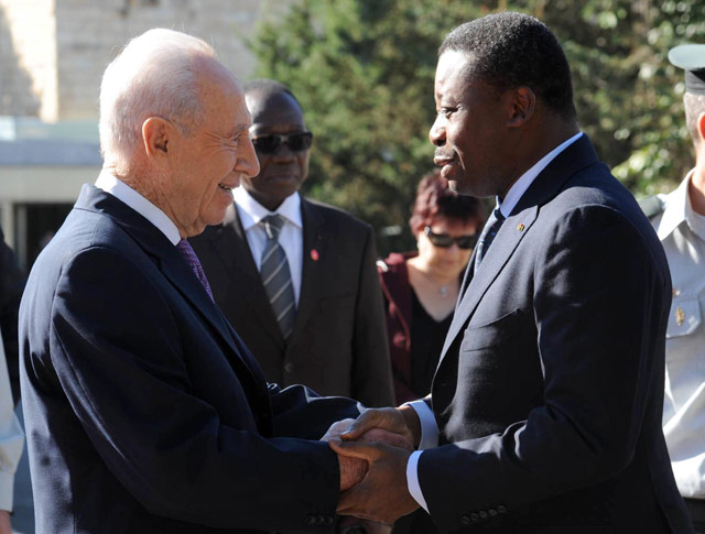 President Peres meets the President of Togo