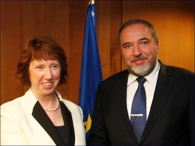 FM Liberman with HR Ashton (Photo: Gabi Farkas)