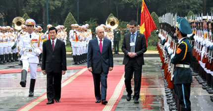 President Shimon Peres and Vietnamese President Truong Tan Sang