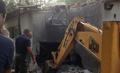 Home in southern Israel damaged by rocket fire - Oct 24, 2012