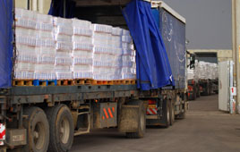 Trucks at Kerem Shalom crossing bring supplies to Gaza