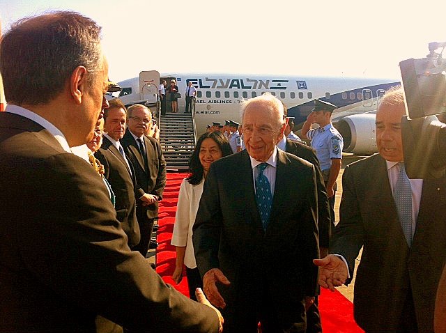 President Shimon Peres arrives in Greece