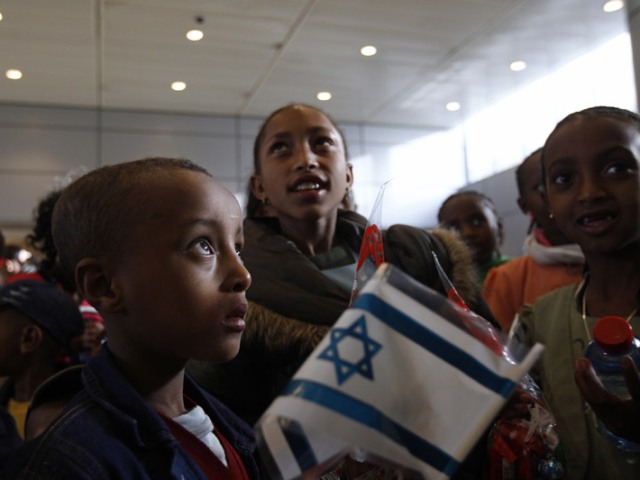 Jewish immigrants from Ethiopia arrive at Ben Gurion International Airport, Jan 2011