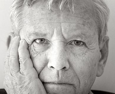 Amos Oz