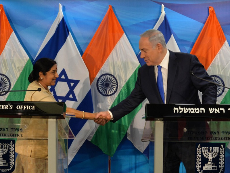 PM Netanyahu meets with Indian External Affairs Minister Swaraj