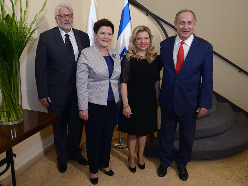 PM Netanyahu and his wife Sara with Polish PM Szydlo and Polish FM Waszczykowski