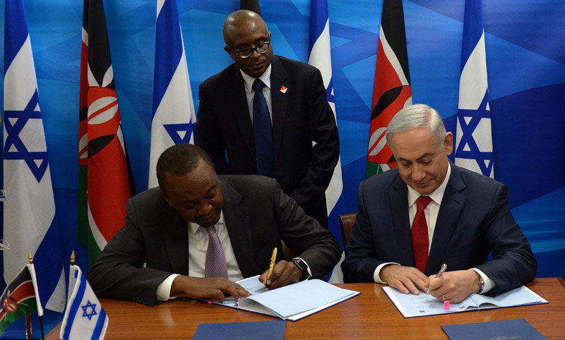 PM Netanyahu and Kenyan President Kenyatta sign  joint statement on water