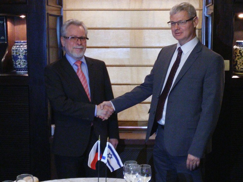 Israel-Czech political dialogue: Alon Ushpiz (r) and Ivan Jestřáb