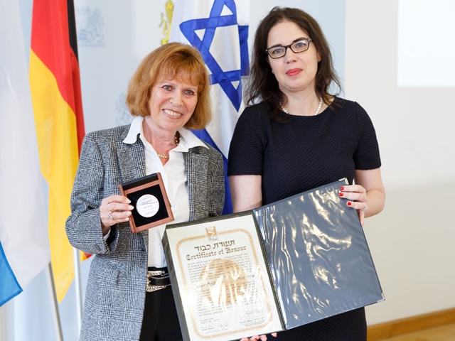 Generalkonsulin Sandra Simovich und Andrea Rothe, Tochter von Dr. Andor Cziller und Magdola Gaspar