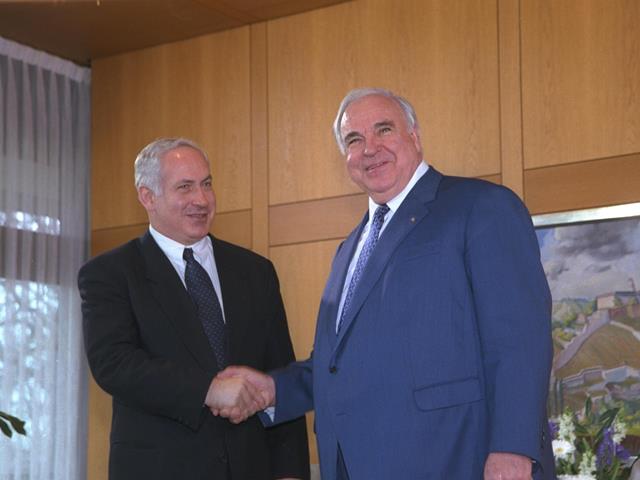 Premierminister Netanyahu und Bundeskanzler Kohl bei einem Besuch Netanyahus in Bonn 1998