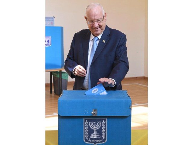 Staatspräsident Reuven Rivlin bei der Wahl zur 22. Knesset