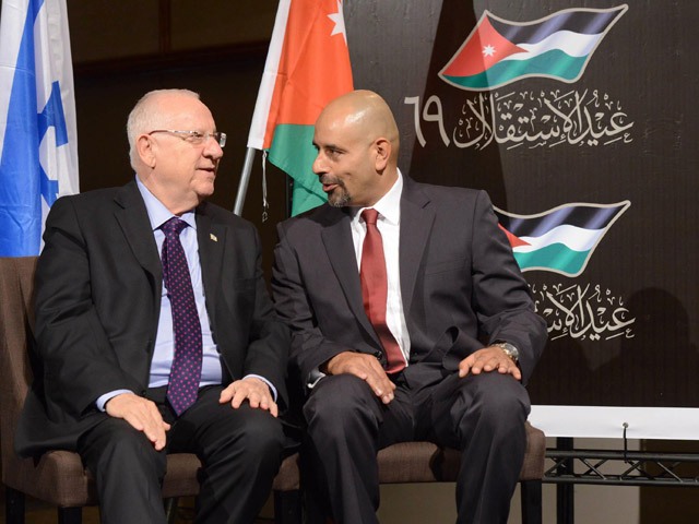 Präsident Rivlin mit dem jordanischen Botschafter Walid Obeidat