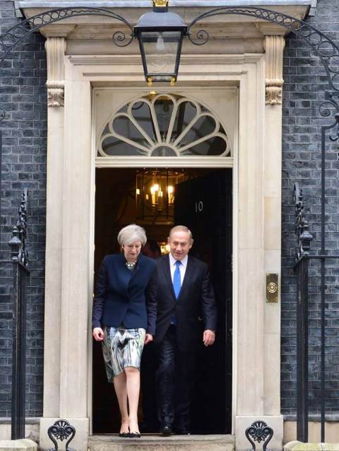 Die Premierminister May und Netanyahu vor #10, Downing Street