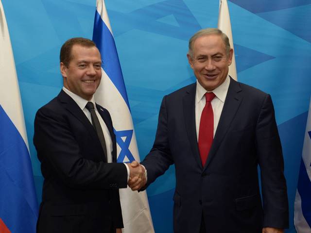 Die Ministerpräsidenten Medwedew und Netanyahu